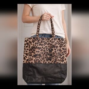 Chic Jessica Leopard Print Tote 🐆🖤 Spacious Everyday Statement Bag